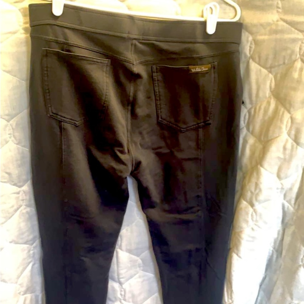Women’s casual pants